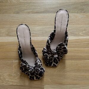 Loeffler Randall 9.5 🐆